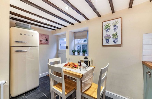 Woodstock Cottage | Dog friendly holiday cottage in the Cotswolds with a tranquil garden - Blenheim Cottage