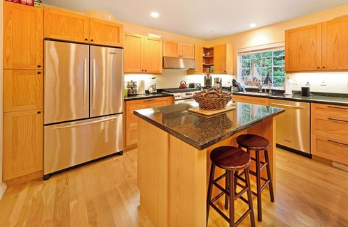 Gleneden Beach House | Dog friendly home with enclosed yard game room private hot tub near the beach