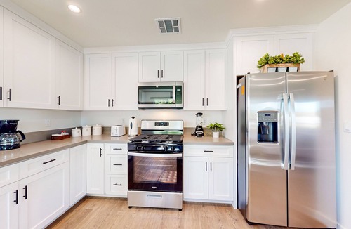 Canyon Country House | Dog-friendly home + guest house with amazing views, private yard, & grill
