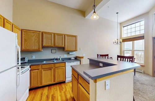 Wildernest Condo | Dog-Friendly Home with Trail Access, Gorgeous Views