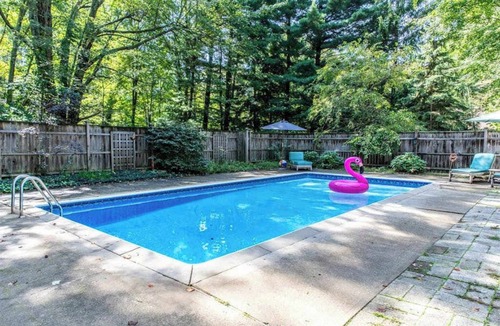 Harbert House | Dog-friendly home w/private heated pool, free WiFi, gas grill, & washer/dryer