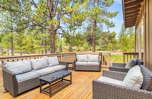 Overlook Park House | Dog-friendly home with private hot tub pool access & central AC - SHARC passes