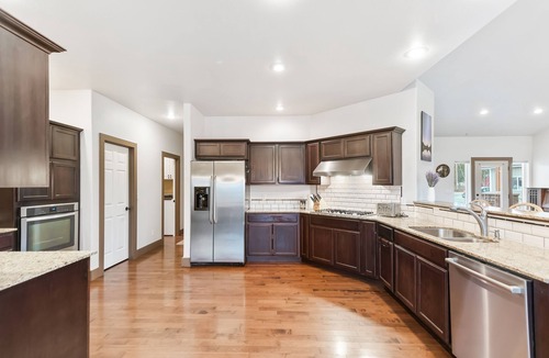 Laclede House | Dog-friendly home with deck, fenced yard, & firepit - walk to Lake Pend Orielle