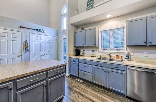 Mineral House | Dog-Friendly Home with Free WiFi, Central AC, Firepit, & Furnished Deck