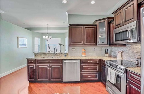 Biggar House | Dog-friendly house with private pool, sauna, golf, tennis court, & central AC