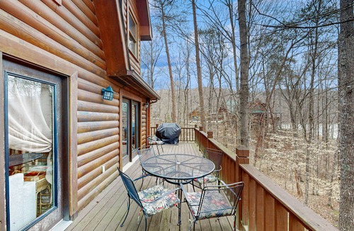 Tazewell Cabin | Dog-friendly lake home with private floating dock - jetted tub, firepit, & decks