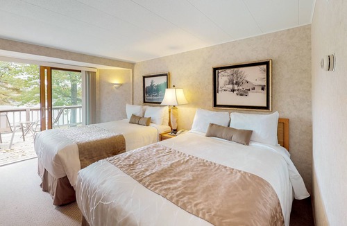Eagle River Apartment | Dog-friendly, lakefront studio w/ shared dock, sports courts & game room
