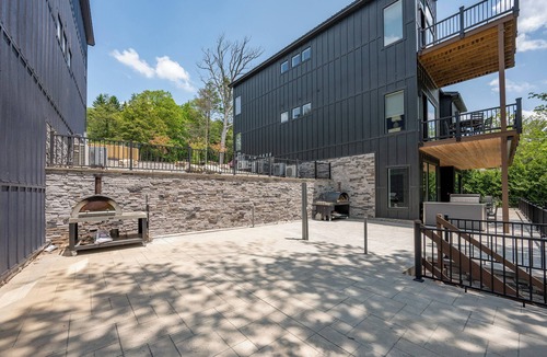McHenry House | Dog Friendly Lakefront Escape w/20 Bedrooms & Pool
