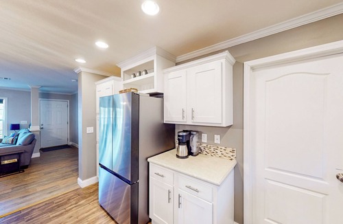 Saluda House | Dog-Friendly Lakefront Home w/Dock in Saluda