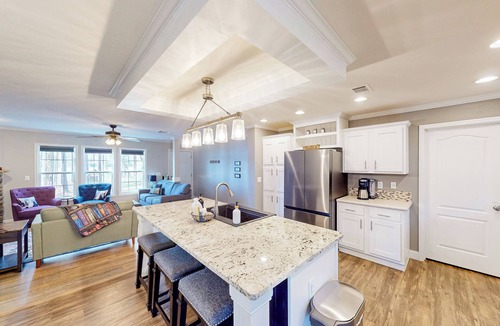 Saluda House | Dog-Friendly Lakefront Home w/Dock in Saluda