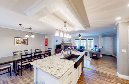 Saluda House | Dog-Friendly Lakefront Home w/Dock in Saluda