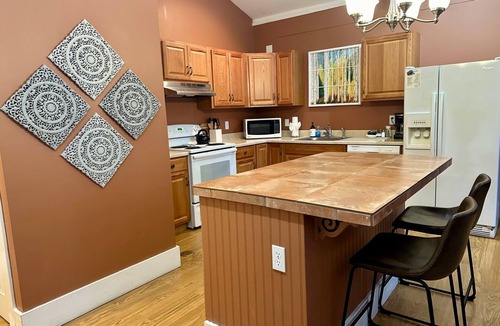 Westcliffe Hotel | Dog-Friendly Mountain Retreat: Aspen Suite