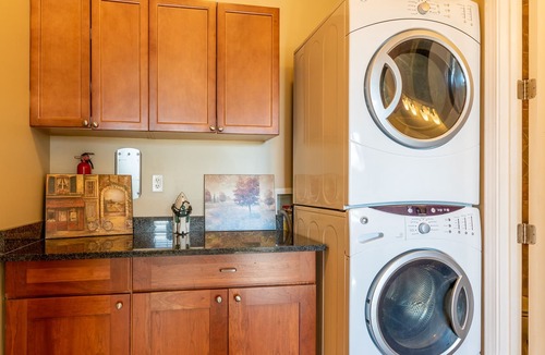 Wolf Laurel Ski Chalet | Dog Friendly Mountain Chalet w/3BR & Amazing Views! Sleeps 10!!