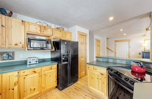 Sunset Ridge House | Dog-friendly mountain home with fireplace, firepit & ping-pong - great for kids