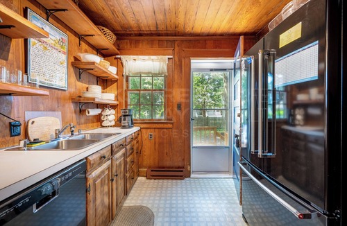 The Pines House | DOG FRIENDLY-OCEAN BLOCK-REHOBOTH BEACH CLASSIC-15 Park