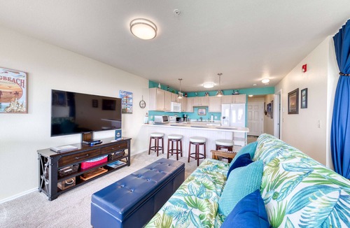 Long Beach Condo | Dog-friendly oceanfront condo with electric fireplace - walk to the beach