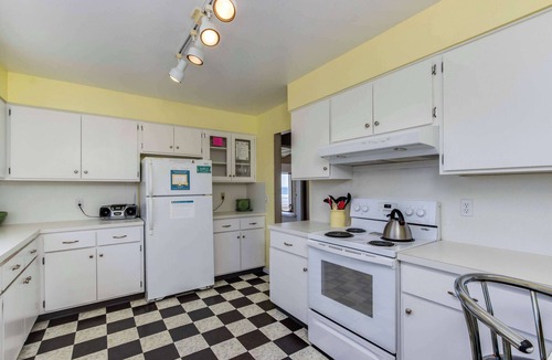 Bandon House | Dog-friendly oceanfront home with beach access, deck-minutes from town-EV Charger