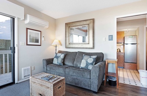 Bandon House | Dog-friendly oceanfront home with beach access, deck-minutes from town-EV Charger