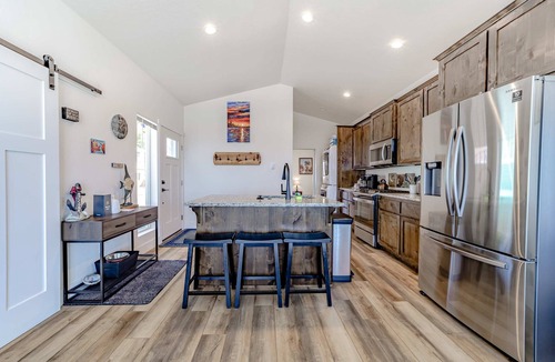 Gold Beach House | Dog-friendly oceanside home w/WiFi, ocean views, private W/D, deck, & fireplace