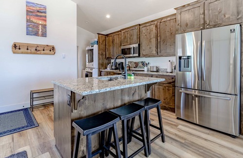 Gold Beach House | Dog-friendly oceanside home w/WiFi, ocean views, private W/D, deck, & fireplace