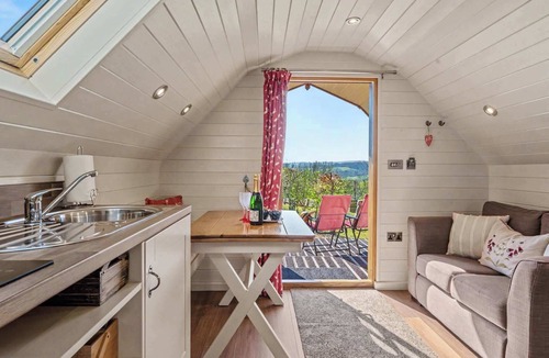 Ottery St Mary Cabin | Dog Friendly Otter Pod Retreat