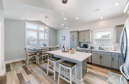 Colington House | Dog friendly-perfect central location in OBX, few minutes walk from the beach