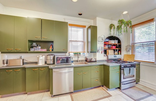 Mount Washington Cottage | Dog-friendly Pittsburgh Home, 3 Mi to Downtown!