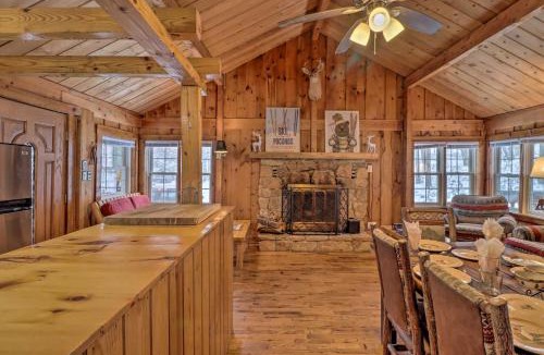 Hickory Hills House | Dog-Friendly Poconos Cabin about 15 Mi to Skiing!