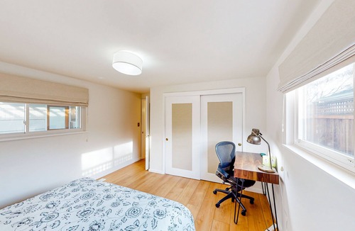 North Admiral House | Dog-friendly quiet West Seattle home next to the park & close to Alki Beach