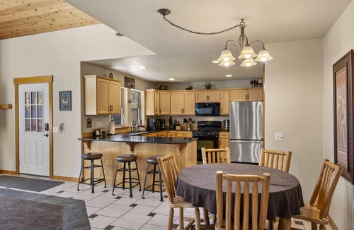 Ronald Cabin | Dog-Friendly Ronald Vacation Rental Cabin!