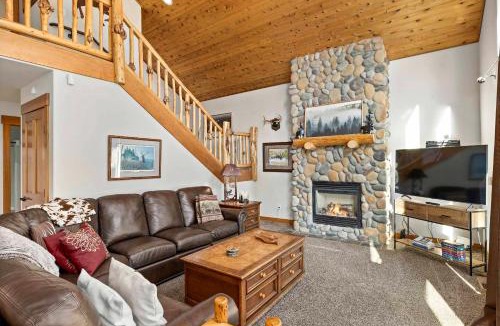 Ronald House | Dog-Friendly Ronald Vacation Rental Cabin!