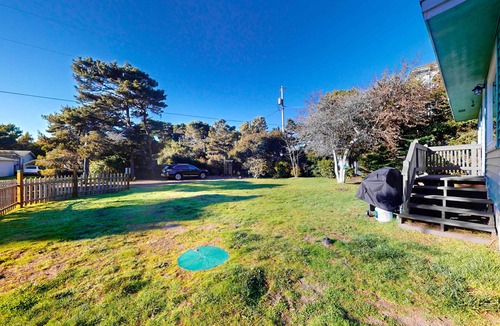 Heceta Beach House | Dog-friendly rustic house near ocean and golf with washer/dryer & gas grill
