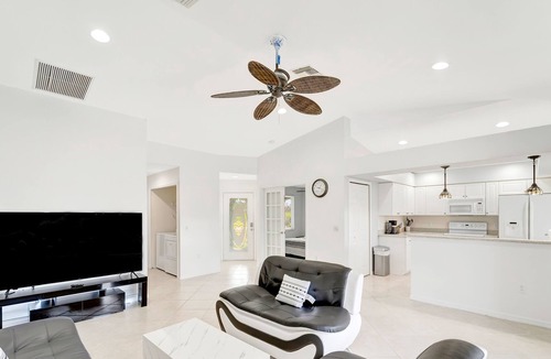 Rotonda Lakes House | Dog-friendly single-story home with heated private pool, lanai, firepit & golf