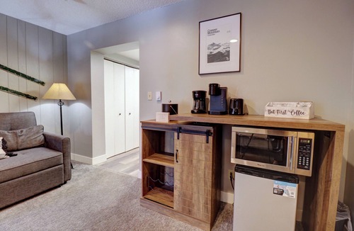 Copper Mountain Hotel | Dog Friendly Ski in/out Location at Copper! CM321H