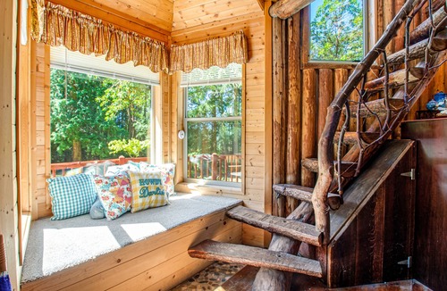 Sequim Cabin | Dog-friendly, solar-powered cabin on 5 acres with woodstove, firepit & deck