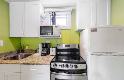 Oak Bluffs Apartment | Dog-friendly studio with pool, on-site tennis courts & prime location