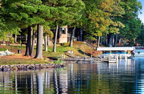 Eagle River Apartment | Dog-friendly suite w/ shared dock, tennis, basketball court & water views!