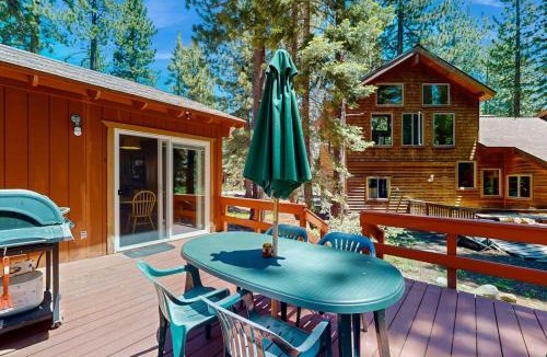 Pineland House | Dog-Friendly Tahoe City House Near Hiking and Skiing - Walk to Lake