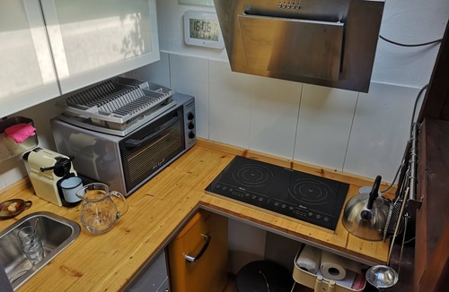 Weimar House | Dog-friendly tiny house on a large, fenced plot in the bee garden