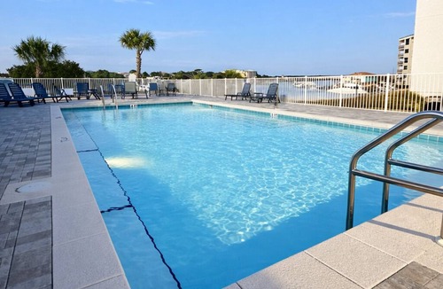 Fort Walton Beach House | Dog-Friendly Coastal Getaway Walk to Beach!
