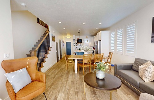 Washington Fields Condo | Dog Friendly Vacation! Athlete's Retreat | Amazing amenities