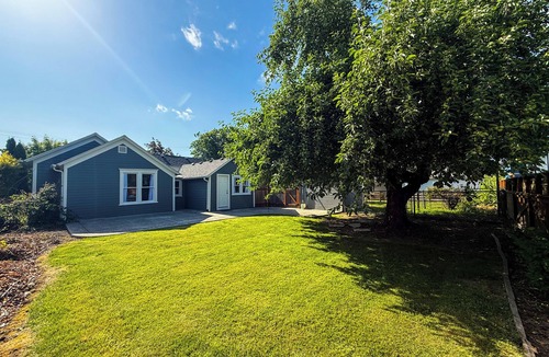 Carlton House | Dog-Friendly Wine Country Stay w/Firepit & AC