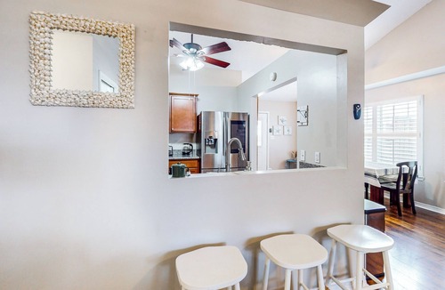 Niceville Cottage | Dog-friendly Yard! Retreat 11 Mi to Destin & Beach