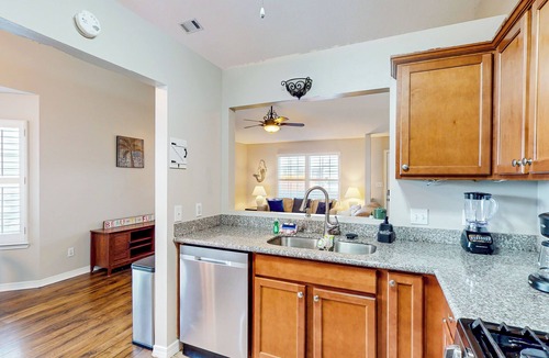 Niceville Cottage | Dog-friendly Yard! Retreat 11 Mi to Destin & Beach