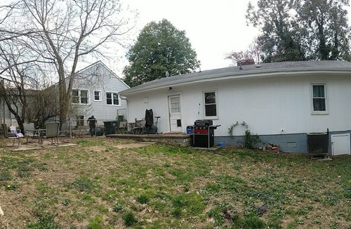 Jefferson Park Avenue House | Doggone fun 3 bdr Home at UVA with a Free Breakfast!
