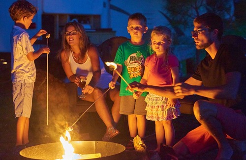 Coinjock Cottage | Dogs Welcome! Cottage in Amenity-Filled Currituck NC Campground (J02)