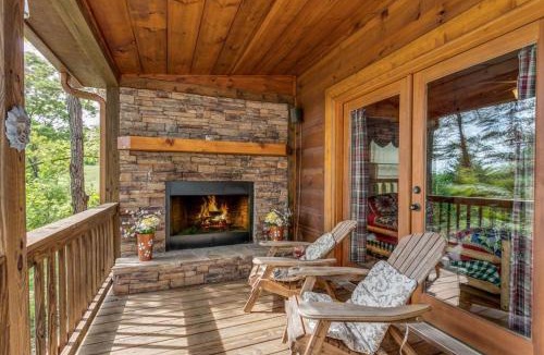Morganton House | Dogwood Cabin Hot Tub Outdoor Fireplace Grill