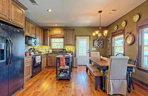 Hiawassee House | Dogwood Days Lakehouse by Chatuge Home Concierge | Mountain & Lake Oasis: Dock, Pets & Sunsets