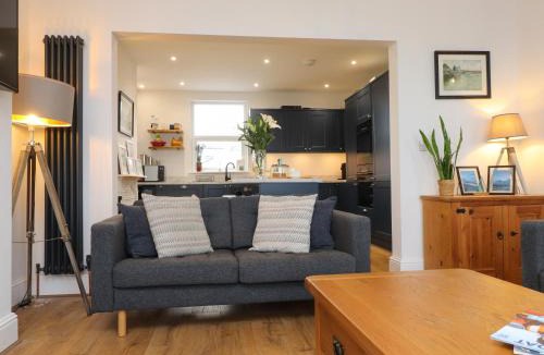 Cemaes Bay House | Dolfor
