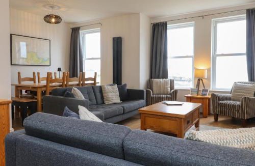Cemaes Bay House | Dolfor